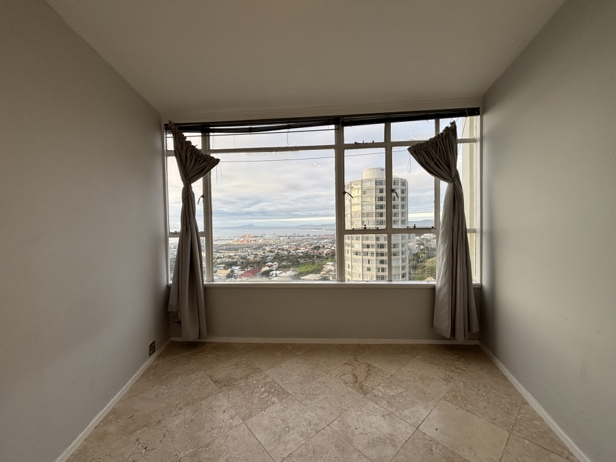 To Let 2 Bedroom Property for Rent in Vredehoek Western Cape